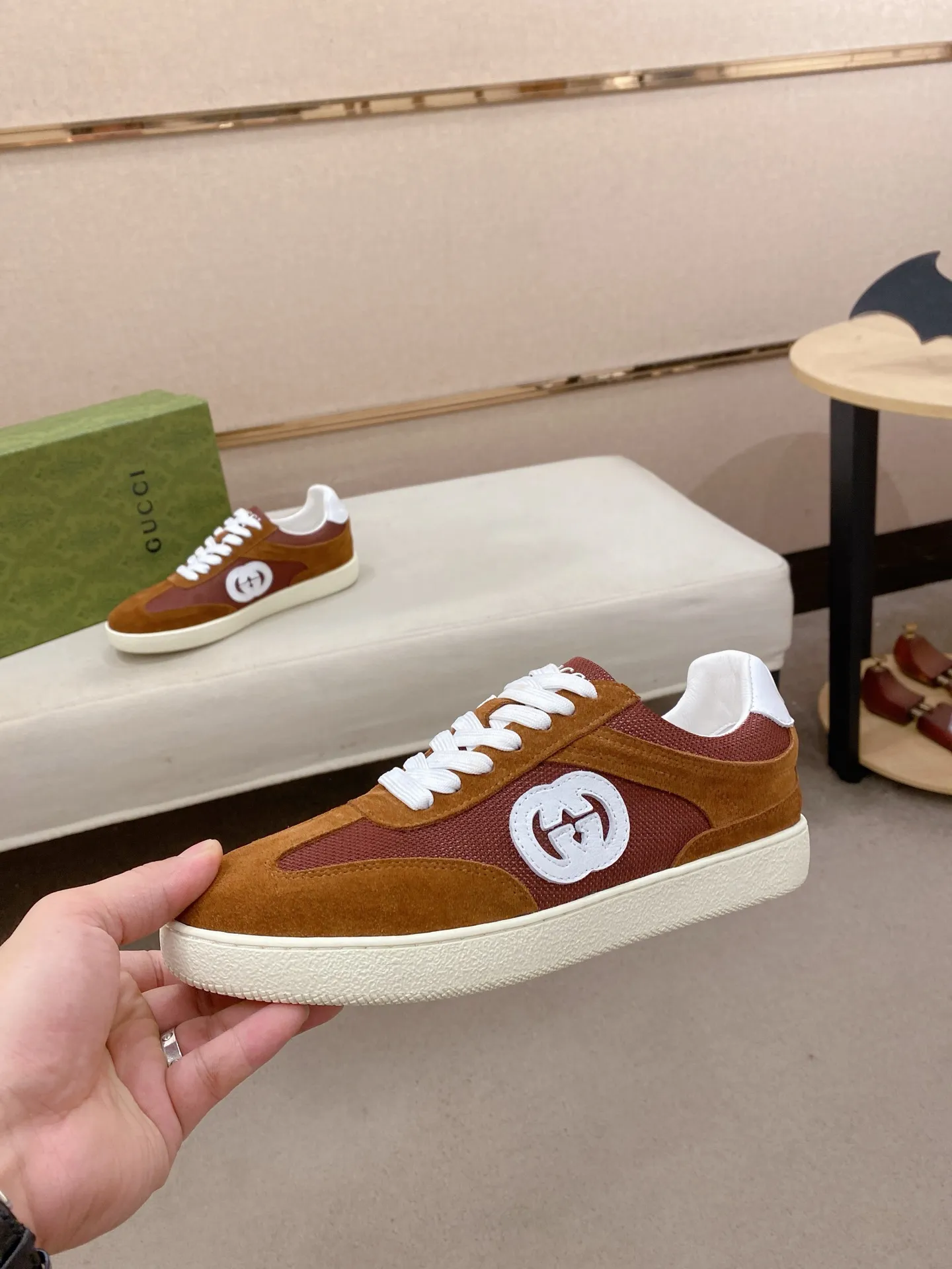Men's clothing and shoes💰:400💰 (GUCCI) The latest model from the official website🎁🎁Casual and fashionable men's shoes👟, hot style💥The version is simple and elegant, exclusive for trendy men. The unique latest brand elements from the official website👑Original Gucci decoration, fashionable and generous, the fabric is original cowhide ✅Mesh breathable lining, the official website specifies wear-resistant casual outsole, the classic model is taken in kind at the counter🎬38-44 (can be customized for 45 non-refundable)